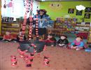 Mate�sk� �kola dvout��dn�, pracuje stylem Za��t spolu, kvalitn� perzon�l, vybaven�, bohat� i odpoledn�  program - angli�tina, v�tvarn� a pracovn� �innosti, fl�tna, hudebn� pohybov� �innosti, logopedie. Akce pro rodi�e s d�tmi.
