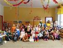 Na�e mate�sk� �kola se nach�z� v jihoz�padn� ��sti St�edo�esk�ho kraje, v mal�m m�st� B�eznici, v ulici 9. Kv�tna v ��sle popisn�m 510. Ve dvou t��d�ch mate�sk� �koly s heterogenn�m slo�en�m t��dn�ch kolektiv� se ka�doro�n� m��e setk�vat a� 56 d�t�.<br/><br/>�kola zaji� ...