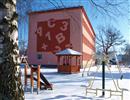 M� m� kapacitu 35 m�st a dv� odd�len�. Nab�z�me dom�c� rodinn� prost�ed�,  v�born� u�itelky, asistentku pedagoga, v�tvarn� klub, keramiku, v�uku angli�tiny, t�locvi�nu a skv�lou zahradu.