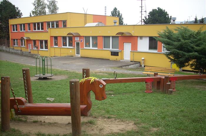 Mate�sk� �kola P�sni�ka, �st� nad Labem, Studentsk� 6, p��sp�vkov� organizace